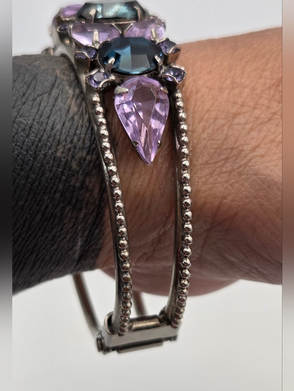 NEW SORRELLI PURPLE BLUE CLAMPER BRACELET - Picture 5 of 10